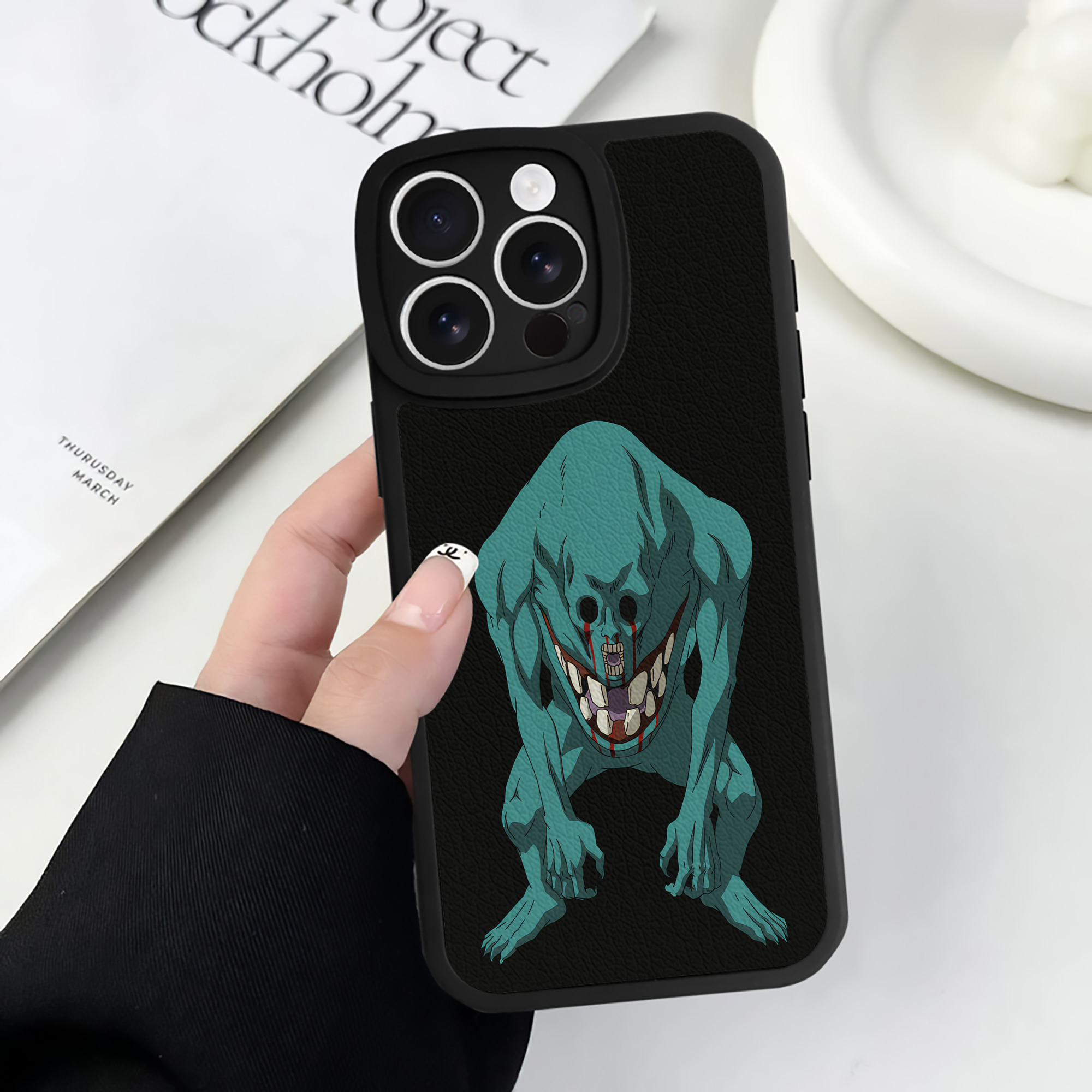 （画像用） 呪術廻戦 Jujutsu Kaisen 【iPhone 16シリーズ対応】シリコンスマホケース（レザー調） 材質：シリコン